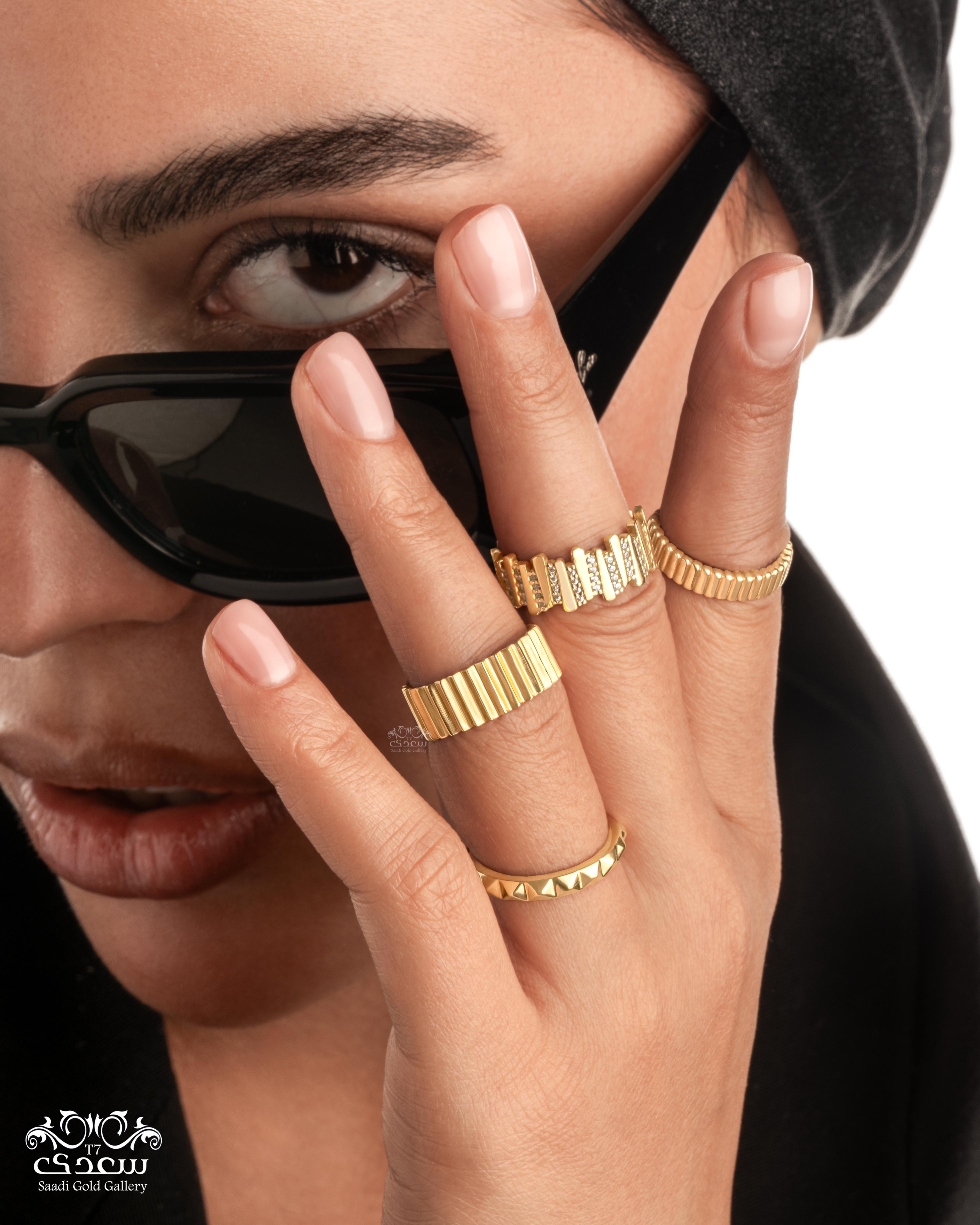 ring modeling photo