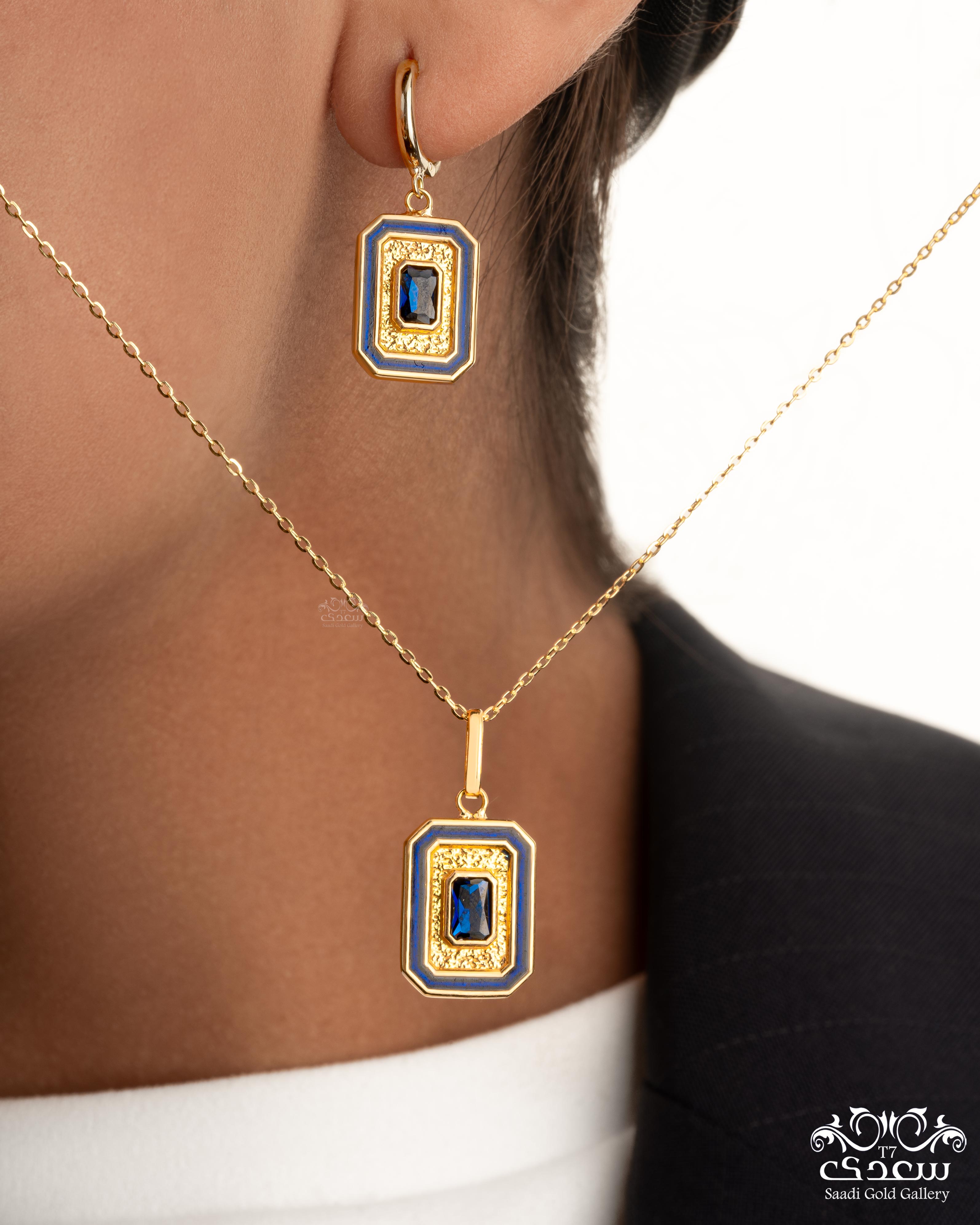 gold earrings